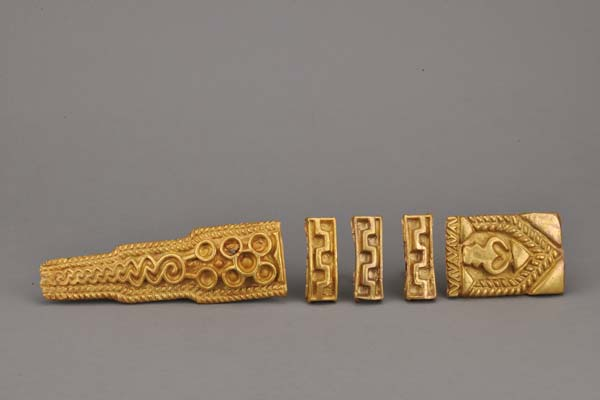 博物偃武丨西汉牛头纹压花金剑鞘的前世与今生